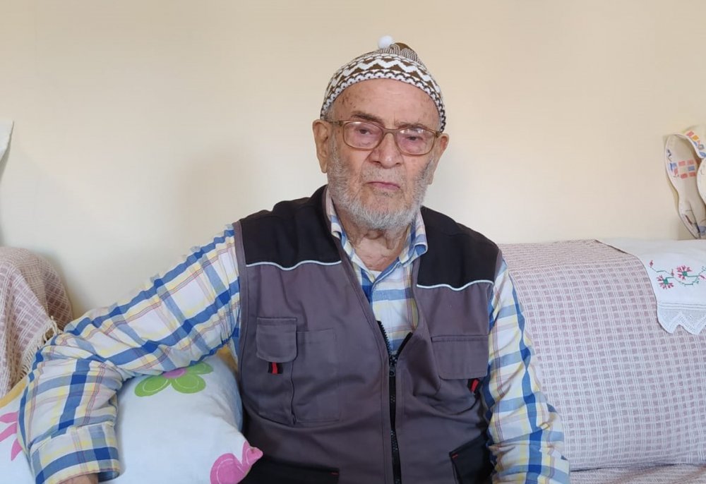 84 yaşındaki adamı jandarma yüzbaşı yalanı ile 30 bin lira dolandırdılar