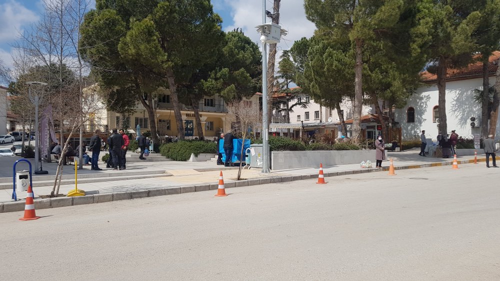 Denizli'de vatandaşlar uyarıları dikkate almayınca belediye parkı kapattı