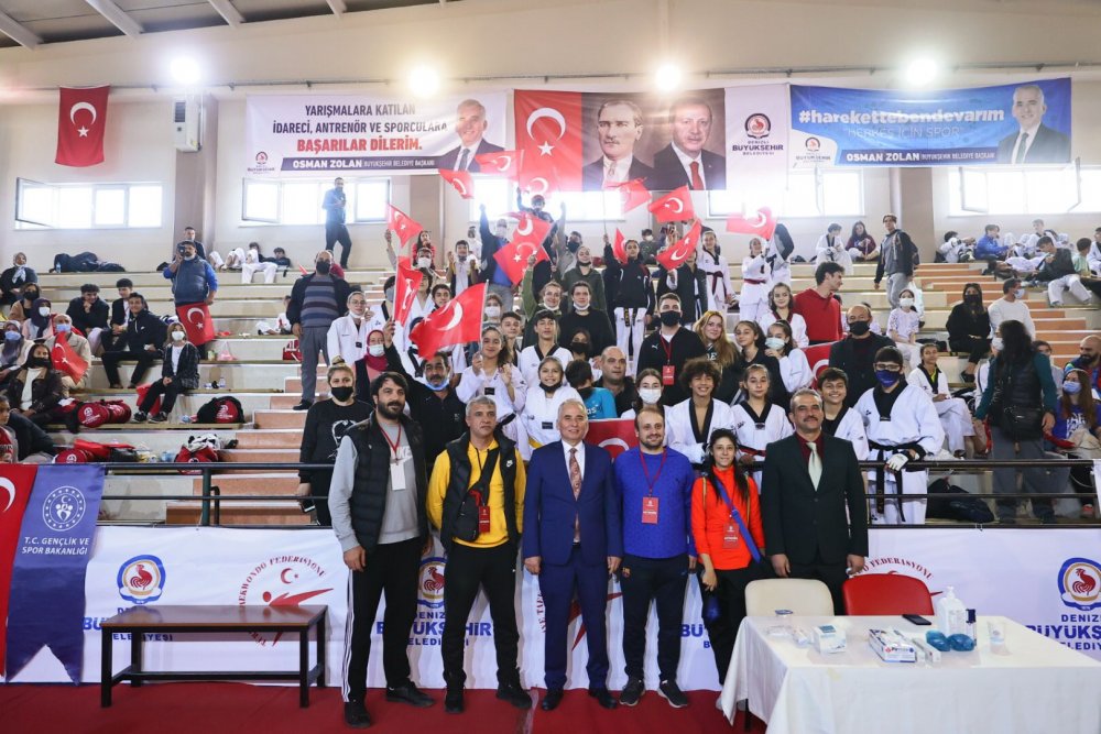 Bayram Coşkusu Cumhuriyet Kupası Şenlikleri İle Taçlandı