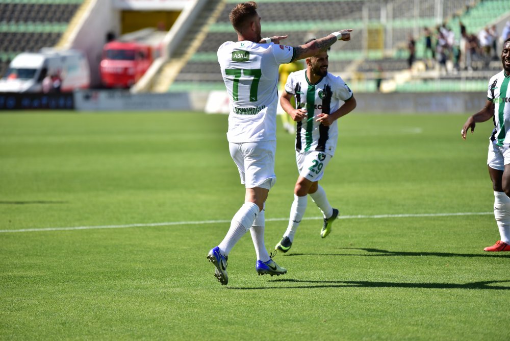 TFF 1. Liginde evinde Menemen Belediyespor'u ağırlayan Altaş Denizlispor karşılaşmadan 2-1 galibiyetle ayrıldı. 