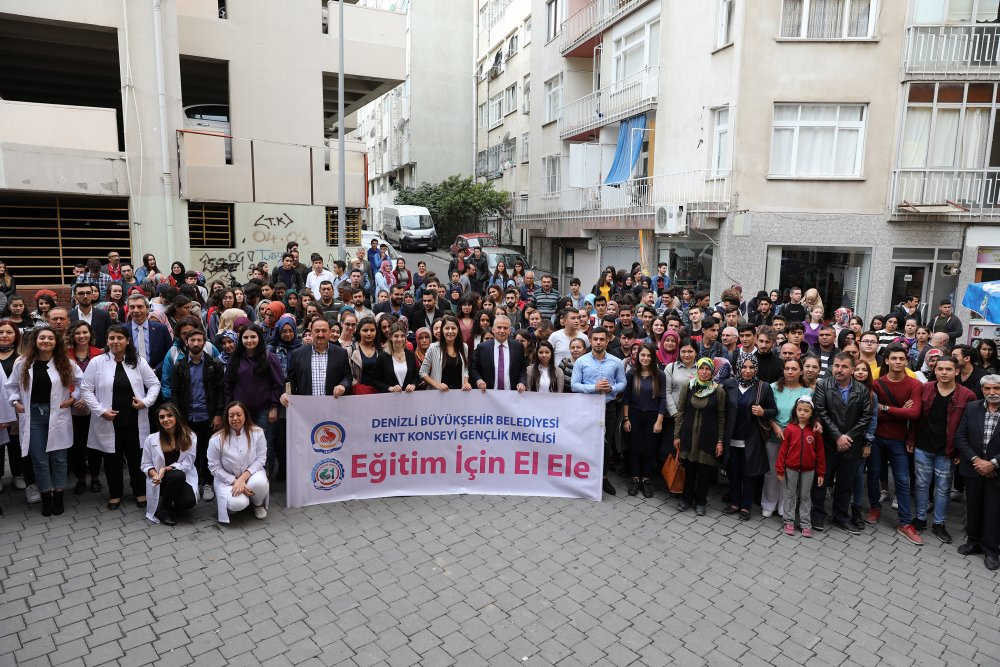 Büyükşehir'den üniversite adaylarına eğitim desteği