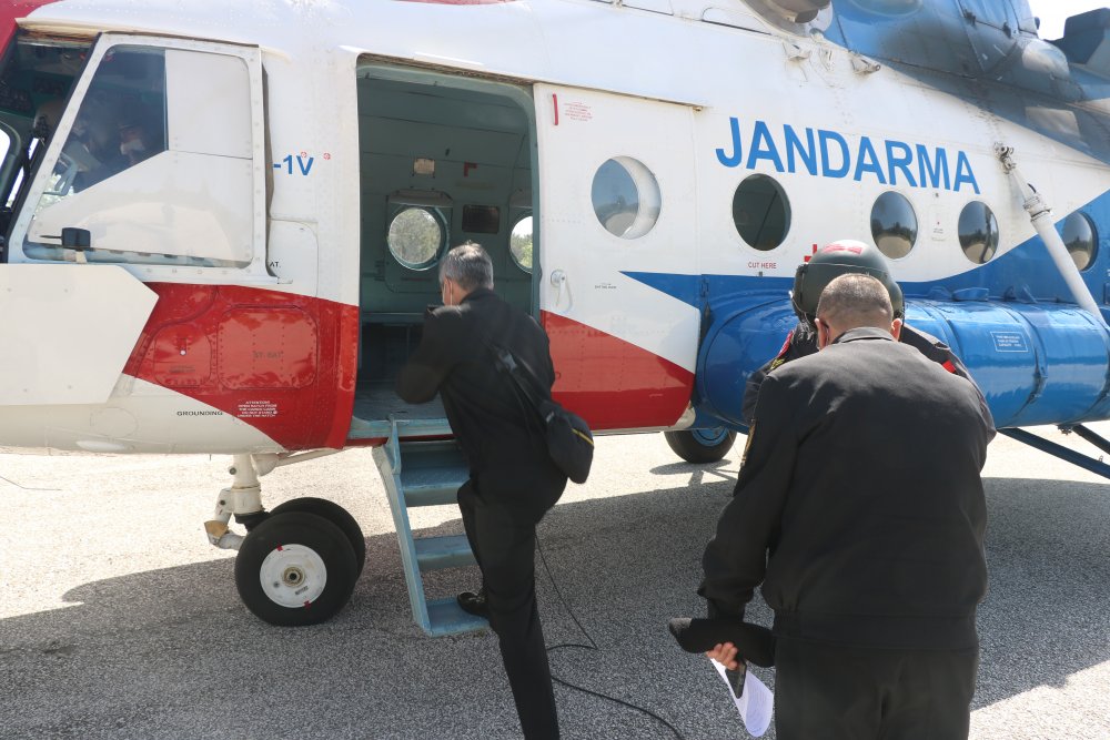 Jandarma Sokama Çıkma Yasağında Helikopterle Denetim Yaptı