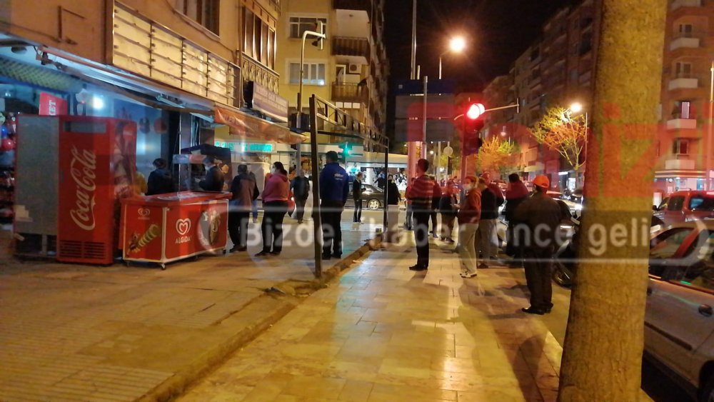 Denizli'de sokağa çıkma yasağının ardından vatandaşlar fırınlara ve marketlere akın etti