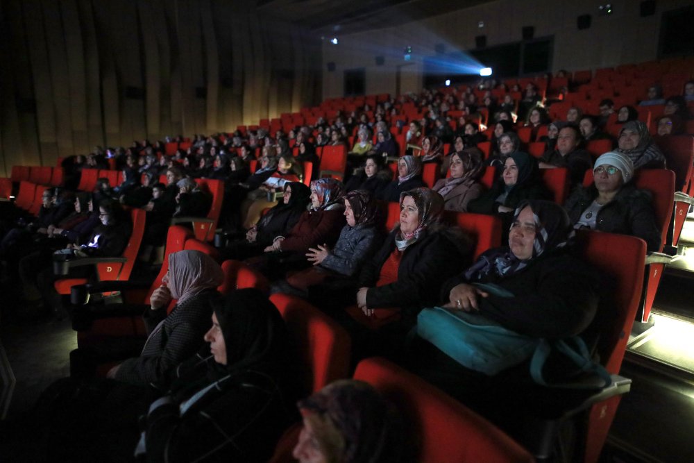 Kadın Meclisi’nden 500 kadına sinema keyfi
