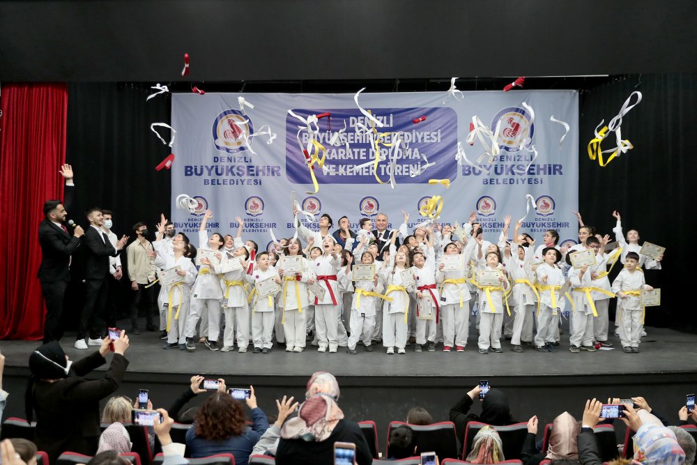 Karate Kemeri Sevincini Başkan Zolan İle Yaşadılar 