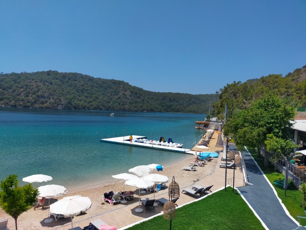 Denizli’de sağlık sektöründe önemli yatırımları bulunan ve adından sıklıkla söz ettiren Dr. Murat Çelik, Ölüdeniz’de turizm yatırımı yaptı. Club Hotel Meri, sezonun ilk misafirlerini ağırlamaya başladı.