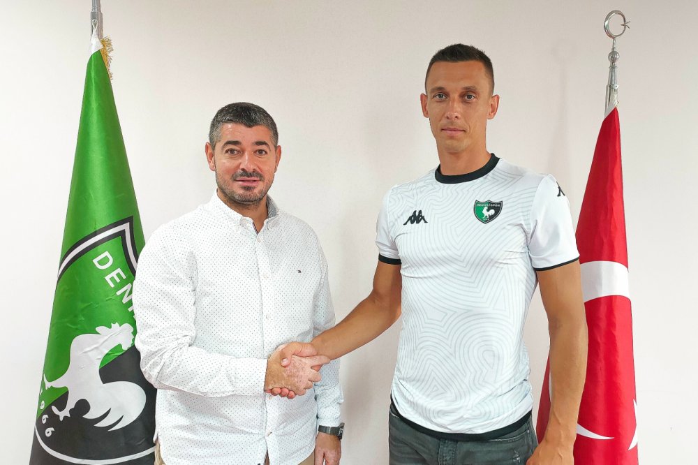 TFF 1. Lig takımı Denizlispor transfere devam ediyor. Kadrosuna Muhammed Gönülaçar'ı dahil eden Denizlispor eski kalecisi Adam Stachowiak'la yeniden anlaşma sağladı.
