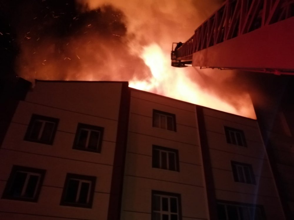 Denizli'de kuru yemiş fabrikasında yangın çıktı