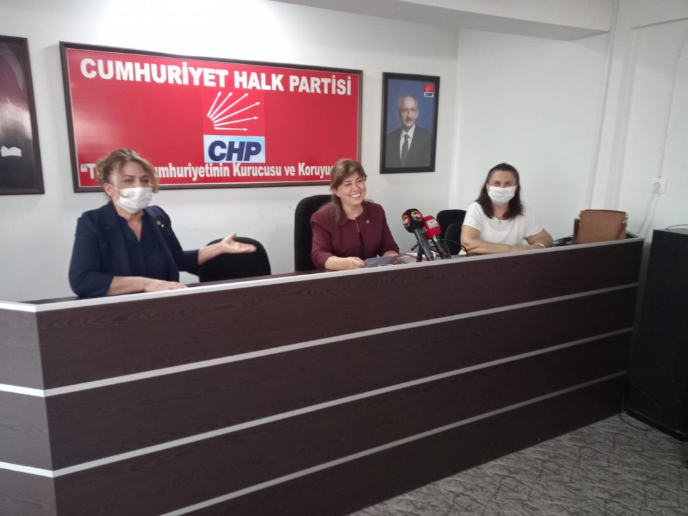 CHP Kadın Kolları, Kadın Cinayetlerine Karşı Açıklama Yaptı