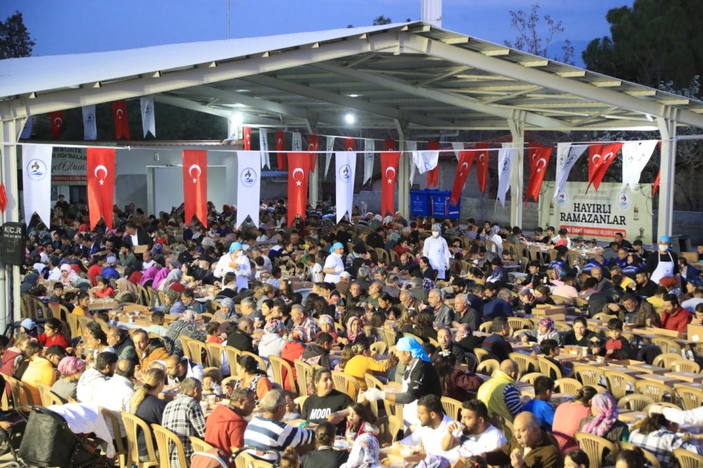 Pamukkale Belediyesinin İftar Sofrası Karakova’da Kuruldu