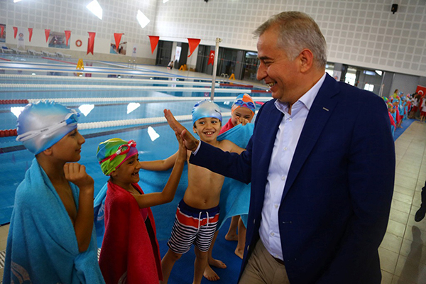 Başkan Osman Zolan “Honaz’da yüzme bilmeyen kalmayacak”