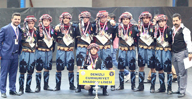 Cumhuriyet Anadolu Lisesi Halk Oyunları Ekibi