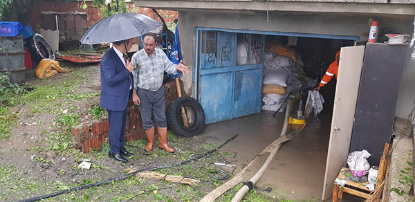 denizli çardak beylerli sağanak yağış ev ve iş yerlerine su baskınına neden oldu