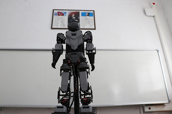 Denizli'de Liseliler İnsansı Robot Yaptı