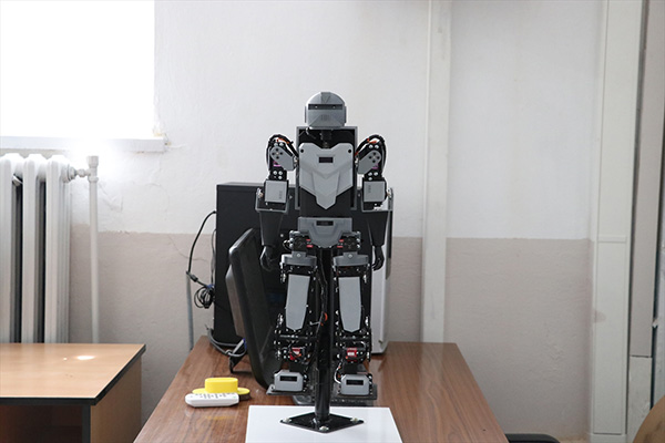 Denizli'de Liseliler İnsansı Robot Yaptı