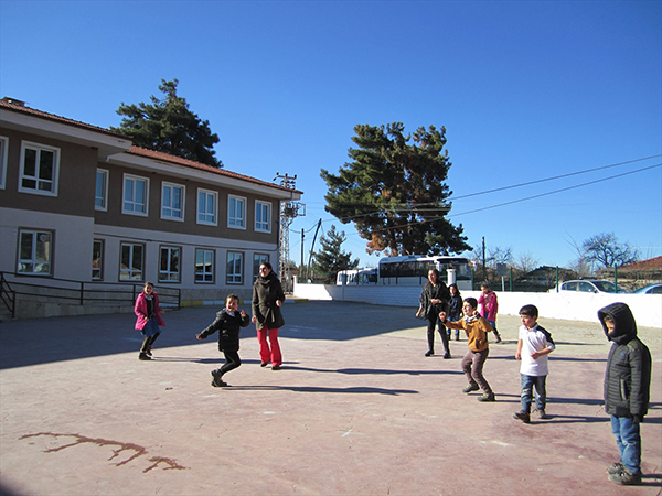 Pamukkale Üniversitesi'nden Köy Okullarına Gönül Köprüsü