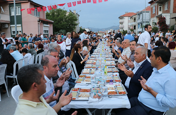 İzmir Büyükşehir Belediye Başkanı Tunç Soyer Denizli'de