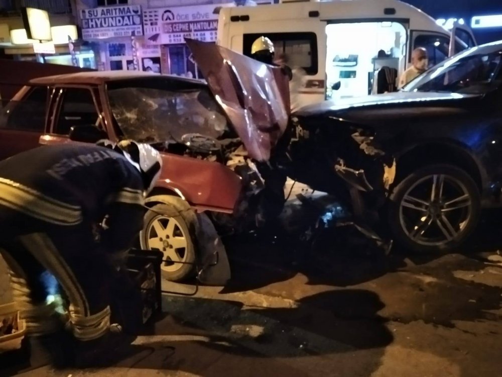 Denizli'de Mahalleyi Ayağa Kaldıran Kaza: 3 Yaralı
