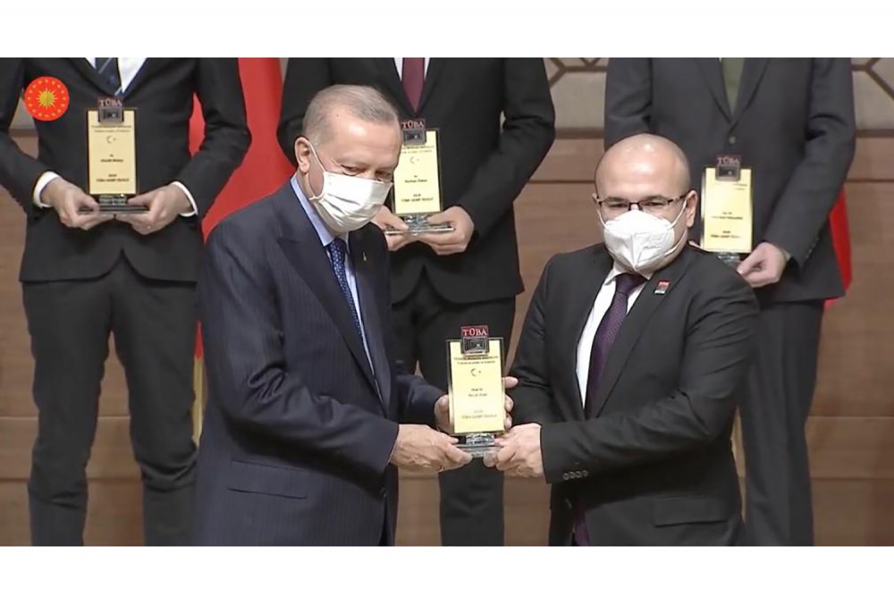 Prof. Dr. Atar Ödülünü Cumhurbaşkanı Erdoğan’ın Elinden Aldı
