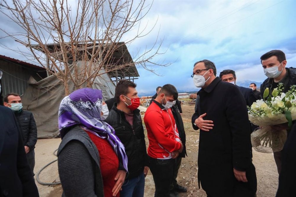 Bakan Kasapoğlu'ndan Denizlili Milli Halterciye Evinde Ziyaret