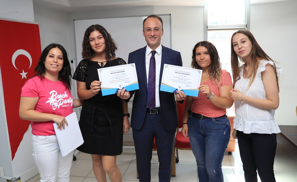 Pamukkale Belediyesi'nden Gençlere Yabancı Dil Desteği