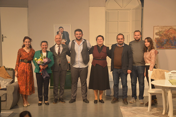 Sarayköy Kültür Merkezi, 2019'u, Geç Kalanlar tiyatro oyunu ile uğurladı 