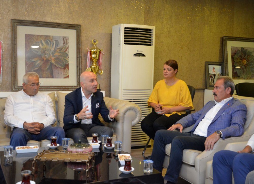 Milletvekili Şahin Tin Sarayköy Belediye Başkanı Özbaş’ı ziyaret etti