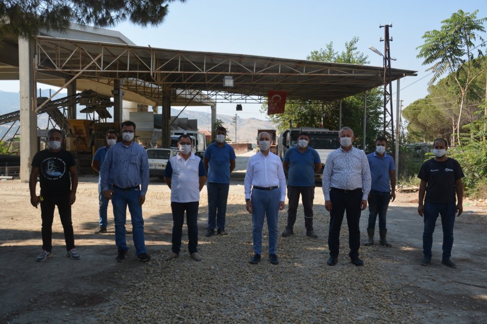 Başkan Özbaş, belediye personeli ile bayramlaştı